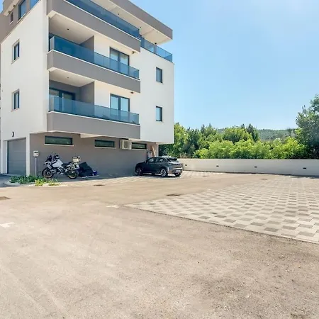 Apartment 64 #4 *